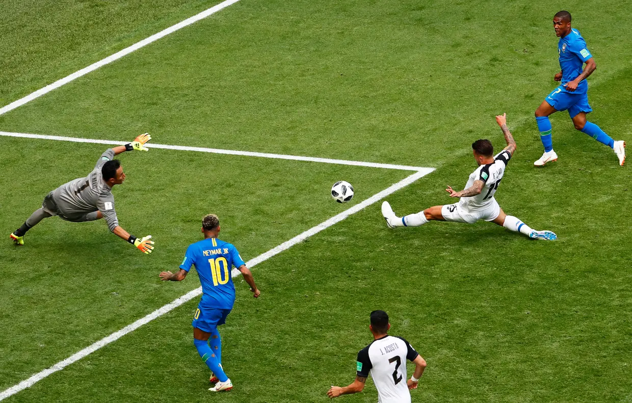 Neymar marca o segundo golo do Brasil aos 97 minutos