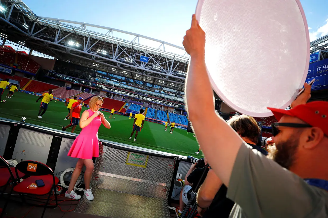 Preparativos para uma emissão televisa no Estádio Spartak, em Moscovo.