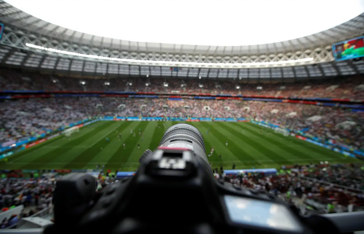 Câmara fotográfica capta imagens de um treino no Estádio Luzhniki, em Moscovo.