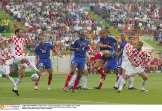 França e Croácia empataram na 2.ª jornada do grupo B do Euro2004. Os franceses seguiriam em frente enquanto os croatas caíram na fase de grupos