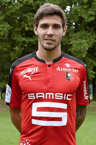 Afonso Figueiredo posa para a foto oficial do Rennes FC em Setembro de 2016.