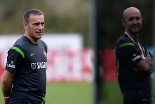 Leonel Pontes (à direita) foi a "sombra" de Paulo Bento na seleção nacional, enquanto adjunto, entre 2011 e 2014
