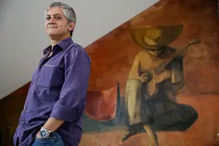 "Este não é um livro contra alguém ou alguma coisa, é apenas a mesma história que já foi contada muitas vezes, renquadrada."