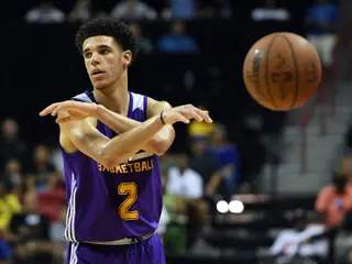 Minhas senhoras e meus senhores, Lonzo Ball, filho de LaVar