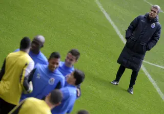 Luís Castro liderou a equipa principal do FC Porto no final da época de 2013/14, após a saída de Paulo Fonseca