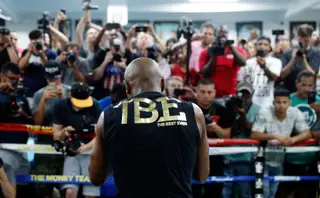 Mayweather patenteou as marcas "TMT 50" e "TBE 50". O interesse mediático que recolhe é avassalador.
