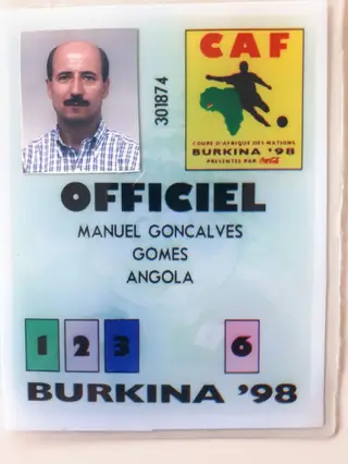 Em 1997 e 1998 foi selecionador de Angola