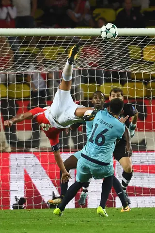 Noite desastrada do Mónaco, em que nada correu bem: nem os momentos de classe de Falcao