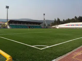 Visão lateral do estádio do Oleiros