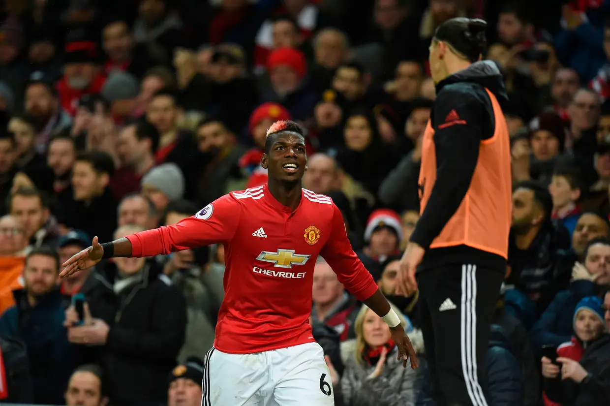 Pogba também regressou à competição após uma paragem por lesão e fez questão de cumprimentar o colega quando foi substituído