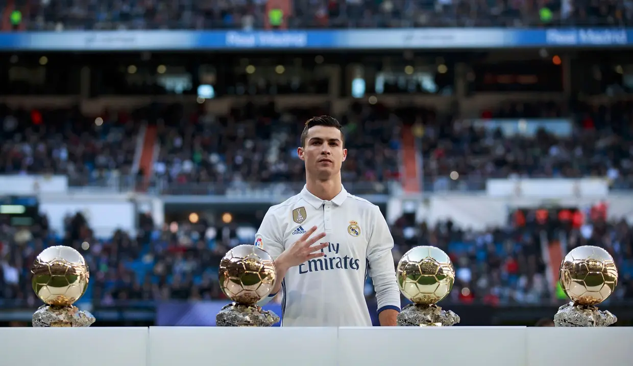 Cristiano Ronaldo é o recordista no que diz respeito a presenças no Onze do Ano da UEFA: 11 vezes (2004, 2007, 2008, 2009, 2010, 2011, 2012, 2013, 2014, 2015 e 16)