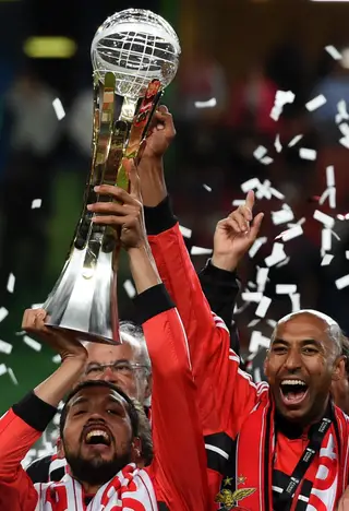 Ezequiel Garay, atualmente no Valência, foi colega de Luisão no Benfica entre 2011/12 e 2013/14