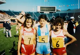 Em 1988, com Conceição Ferreira (à esquerda) e Manuela Machado (à direita), na maratona de Tóquio que Aurora venceu