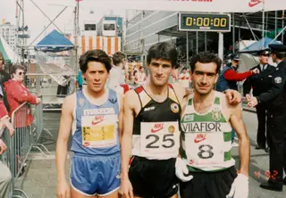 Aurora na Maratona de Roterdão, em 1992, onde também participou Dionisio Castro (à direita)