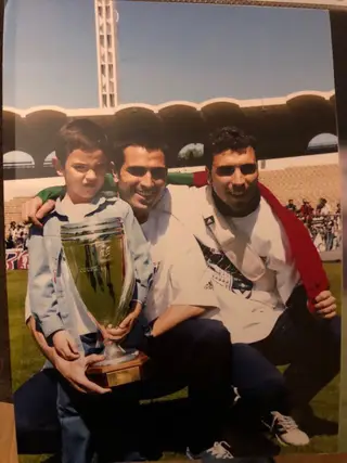 Pauleta com o filho e Bruno Basto quando venceu a Taça da Liga, no Bordéus