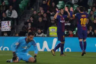 FC Barcelona goleia Betis, com dois golos de Messi e outros dois de Suárez