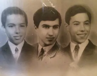 Inácio, à esquerda, com o irmão mais velho José António) e o do meio Vítor Manuel