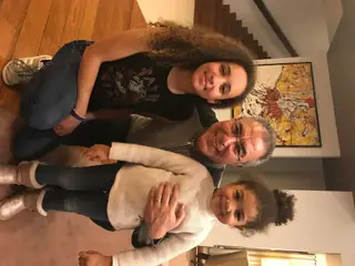Augusto Inácio assume-se um avô babado. Com as netas Rafaela e Yara