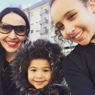 A filha e as netas de Augusto Inácio