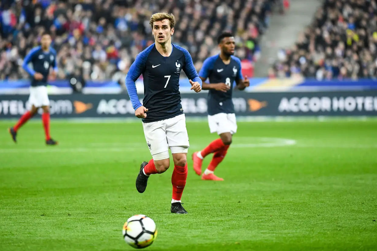 O equipamento principal da seleção gaulesa, desvendado em Saint Denis, no estádio que diz muito à seleção portuguesa (e aos portugueses, pois claro).