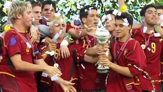 Saleiro, à direita com o Nº9, foi campeão Europeu de sub-17, em 2003