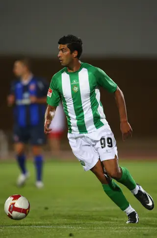 Carlos Saleiro com o equipamento do V. Setúbal