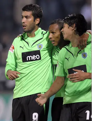 Saleiro, à esquerda, com Liedson e Matias Fernandez