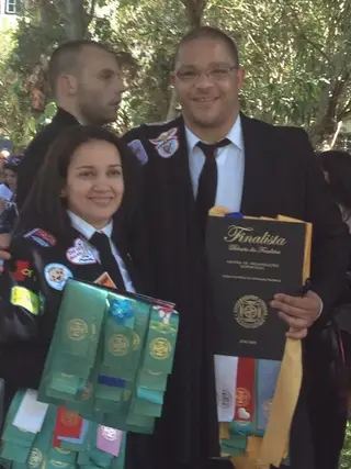 Edgar e a mulher terminaram a licenciatura em gestão no mesmo ano