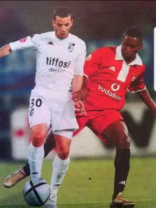 Marco Ferreira, à esquerda, jogou também pelo V. Guimarães