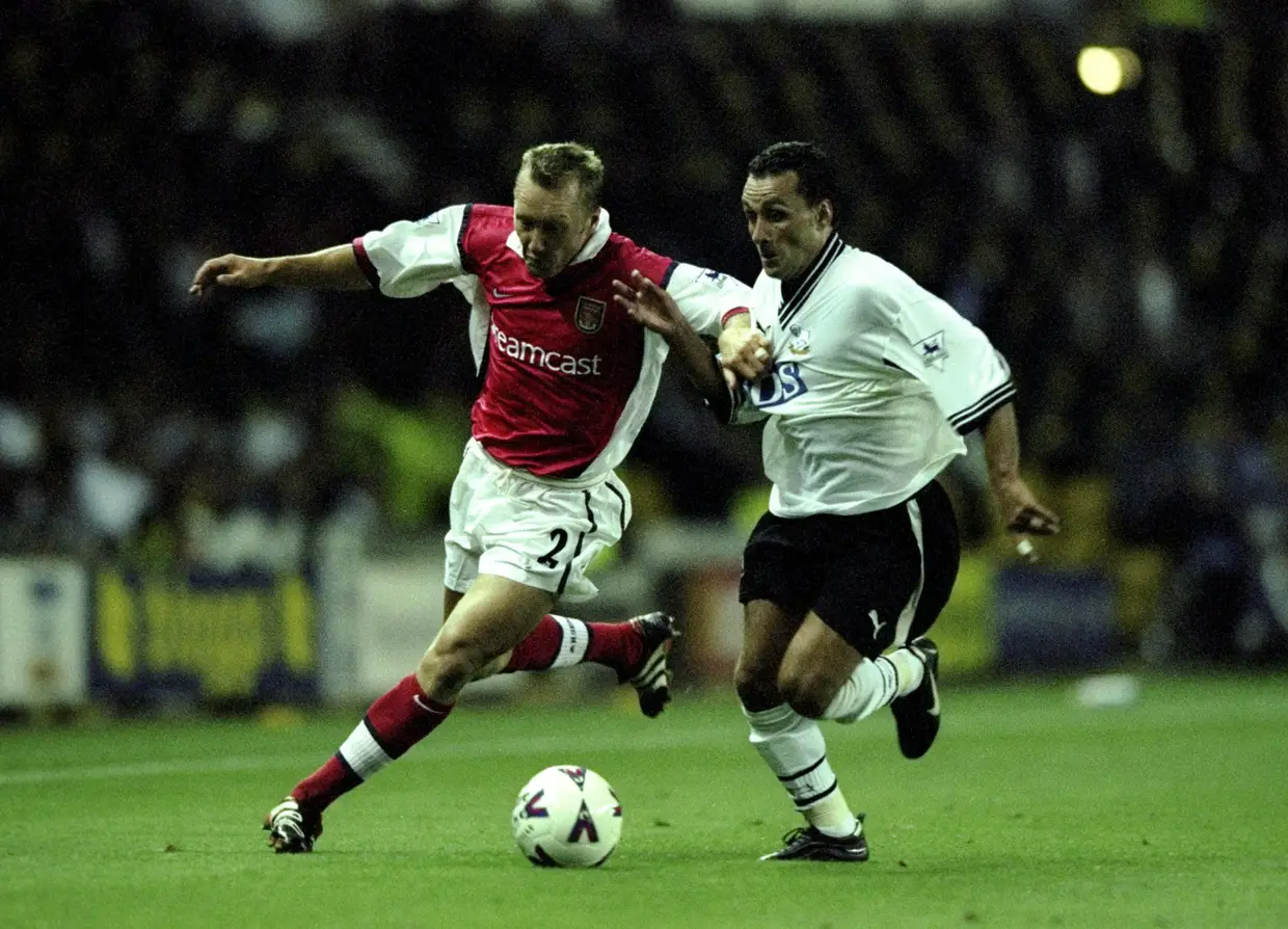 Defesa direito: Lee Dixon