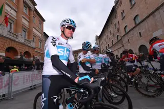 Chris Froome vai ao Giro em busca d terceira Grande Volta consecutiva