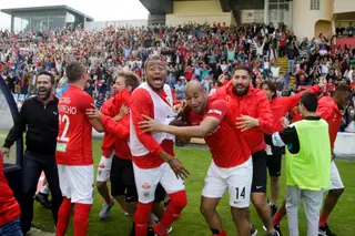 A festa no Estádio de São Miguel depois da vitória sobre o Real Massamá (3-0), na penúltima jornada da 2ª Liga, que confirmou a subida de divisão do Santa Clara