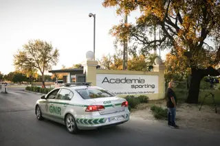 Um grupo de adeptos invadiu a Academia do Sporting, terça-feira à tarde, e agrediu jogadores e treinadores do clube