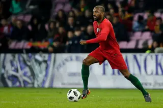 Manuel Fernandes em ação com as cores naciona no amigável frente a Holanda, disputado em março deste anos