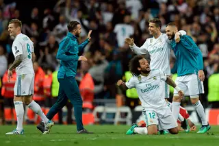 Kroos, Mayoral, Marcelo, Ronaldo e Benzema a festejarem a passagem à final da Liga dos Campeões