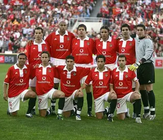 Bruno Aguiar, ao centro em baixo, como a equipa do Benfica