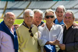Alexandre Baptista, o 2º à direita, reecontrou-se em 2016, com alguns dos Magriços. António Simões, José Carlos, José Augusto, Fernando Peres e Fernando Cruz