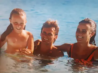 Sousa com a mulher e filha