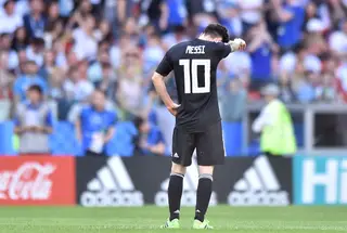 Lionel Messi falhou uma grande penalidade, num jogo em que nunca conseguiu dar conta da marcação islandesa