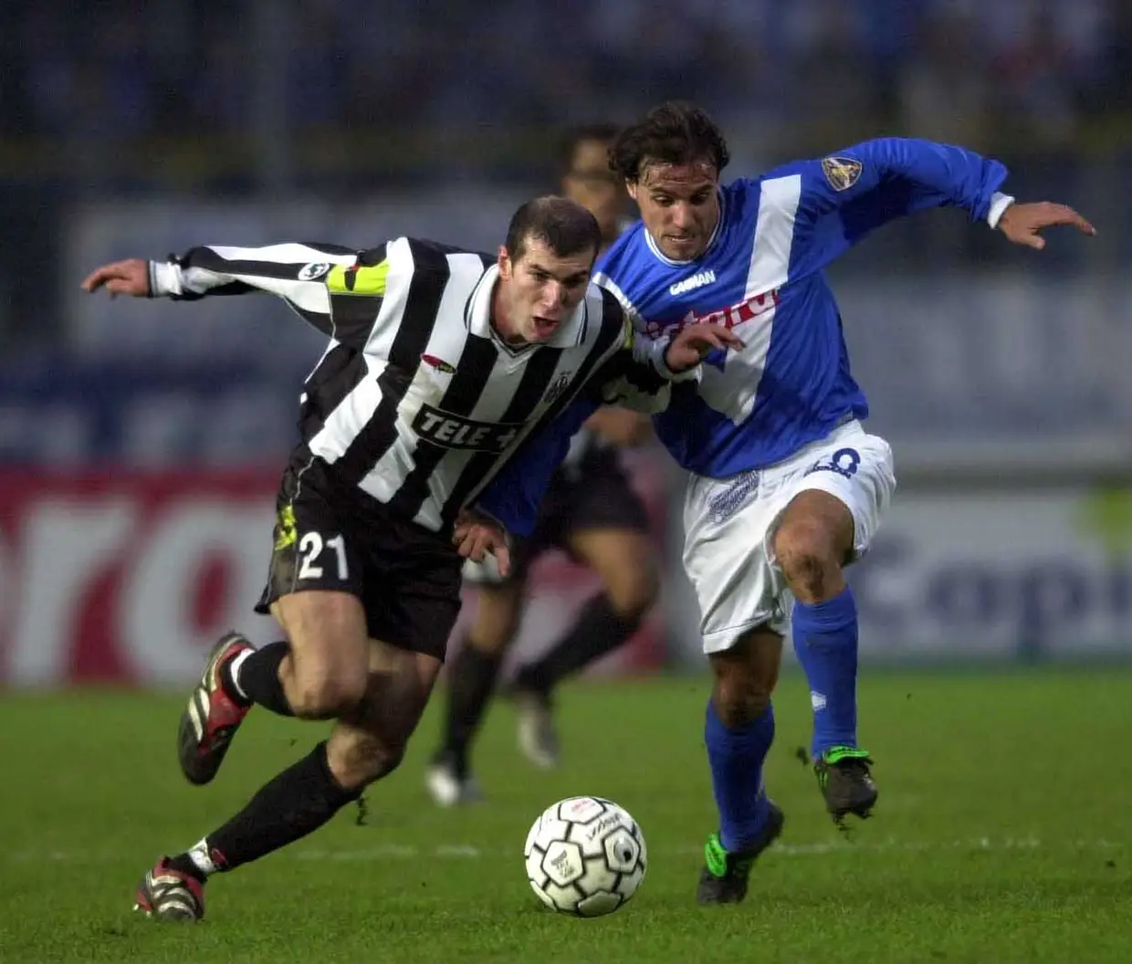 Em 1998, Zinedine Zidane foi escolhido como o melhor jogador do Mundo