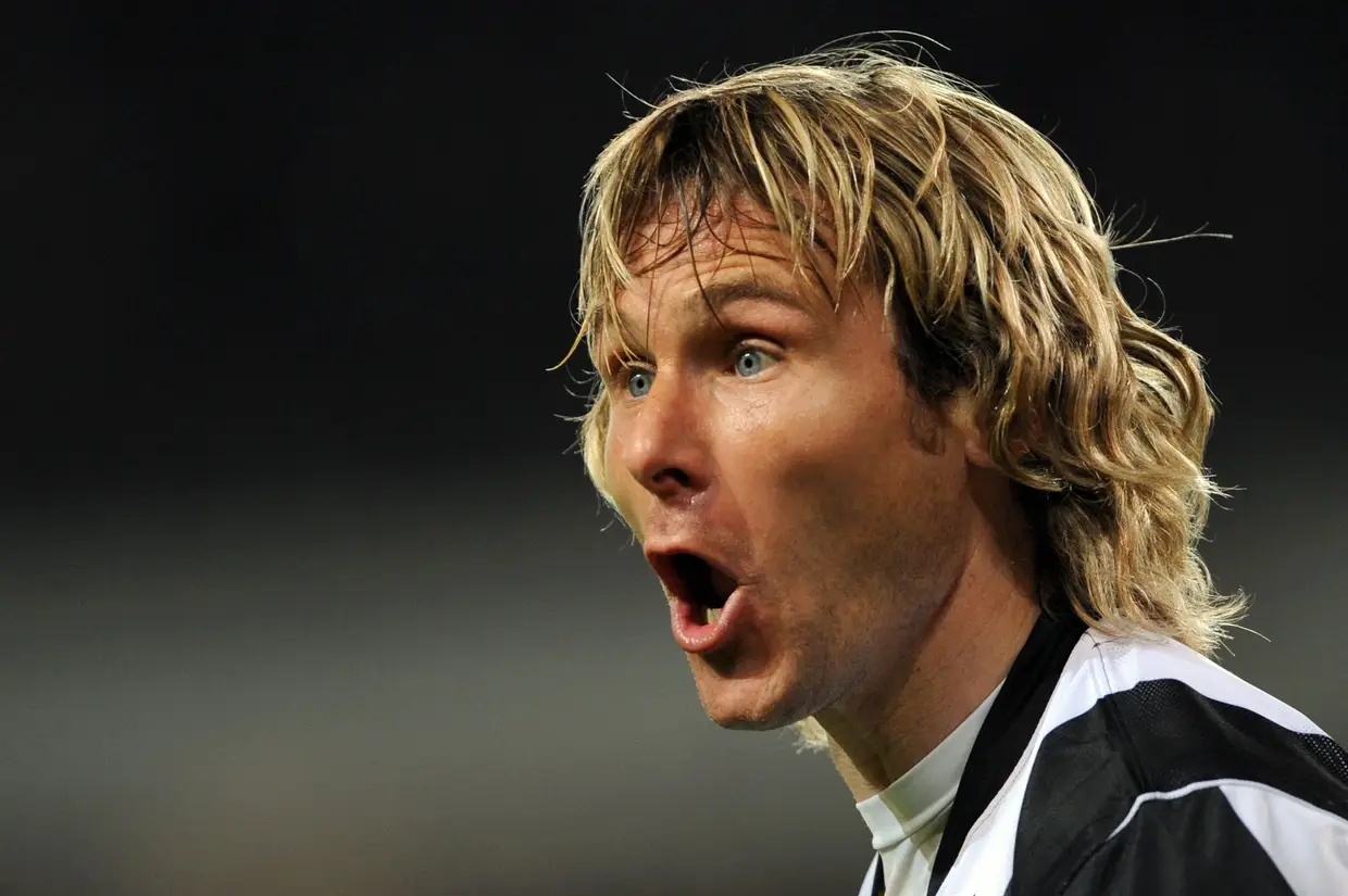 O checo Pavel Nedved ficou à frente de Henry e de Paolo Maldini em 2003.