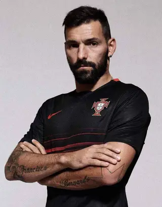 Danny tem tatuado nos braços o nome dos seus filhos gémeos