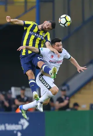 Luis Netio, à esquerda, foi emprestado ao Fenerbahce a época passada