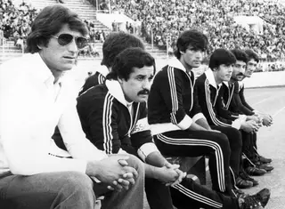 Manuel José, já como treinador, no banco do Sp. Espinho
