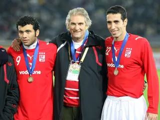 Emal Moteab, Manuel José e Mohamed Aboutrika de pois de conquistarem o bronze na Taça do Mundo de Clubes, no Japão 2006