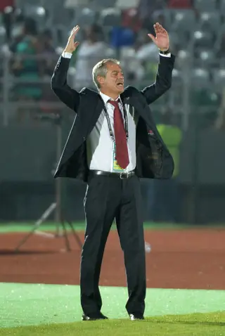 Rui Águas em ação como selecionador de Cabo Verde, durante um jogo com a R.D. do Congo, em 2015