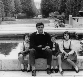 Rui Águas com as irmãs, Cristina (à esquerda) e Lena (à direita) e o pai
