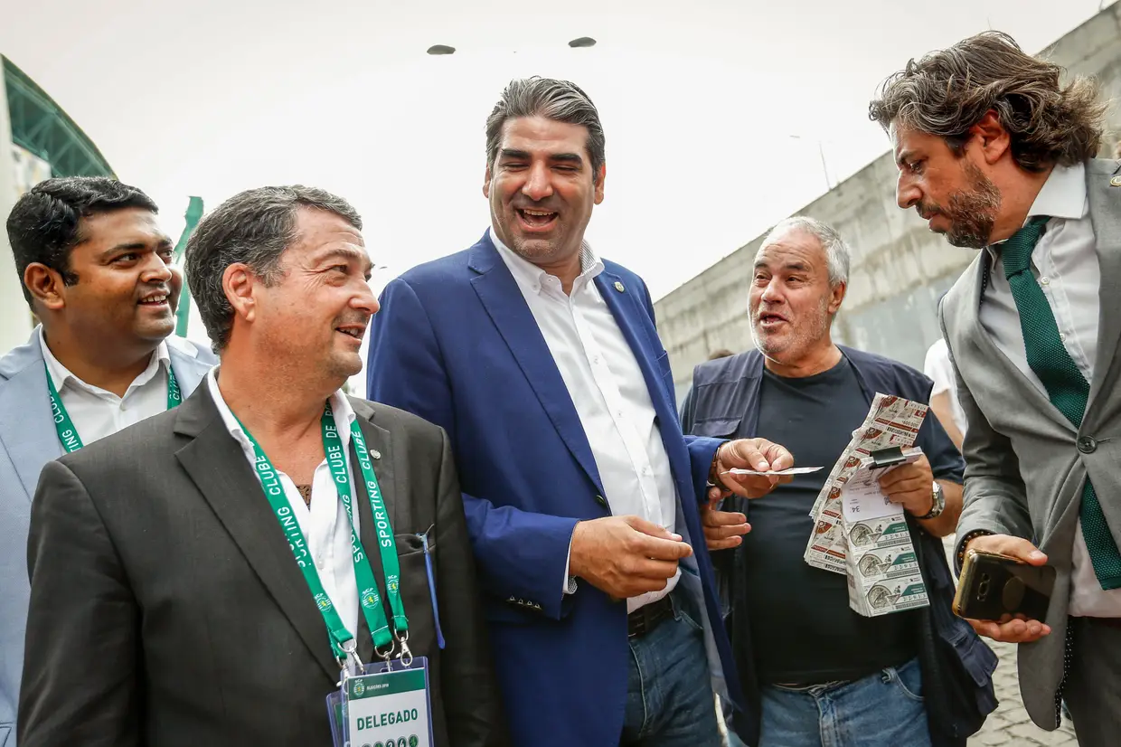 Já perto da hora de almoço, votou Jorge Rego