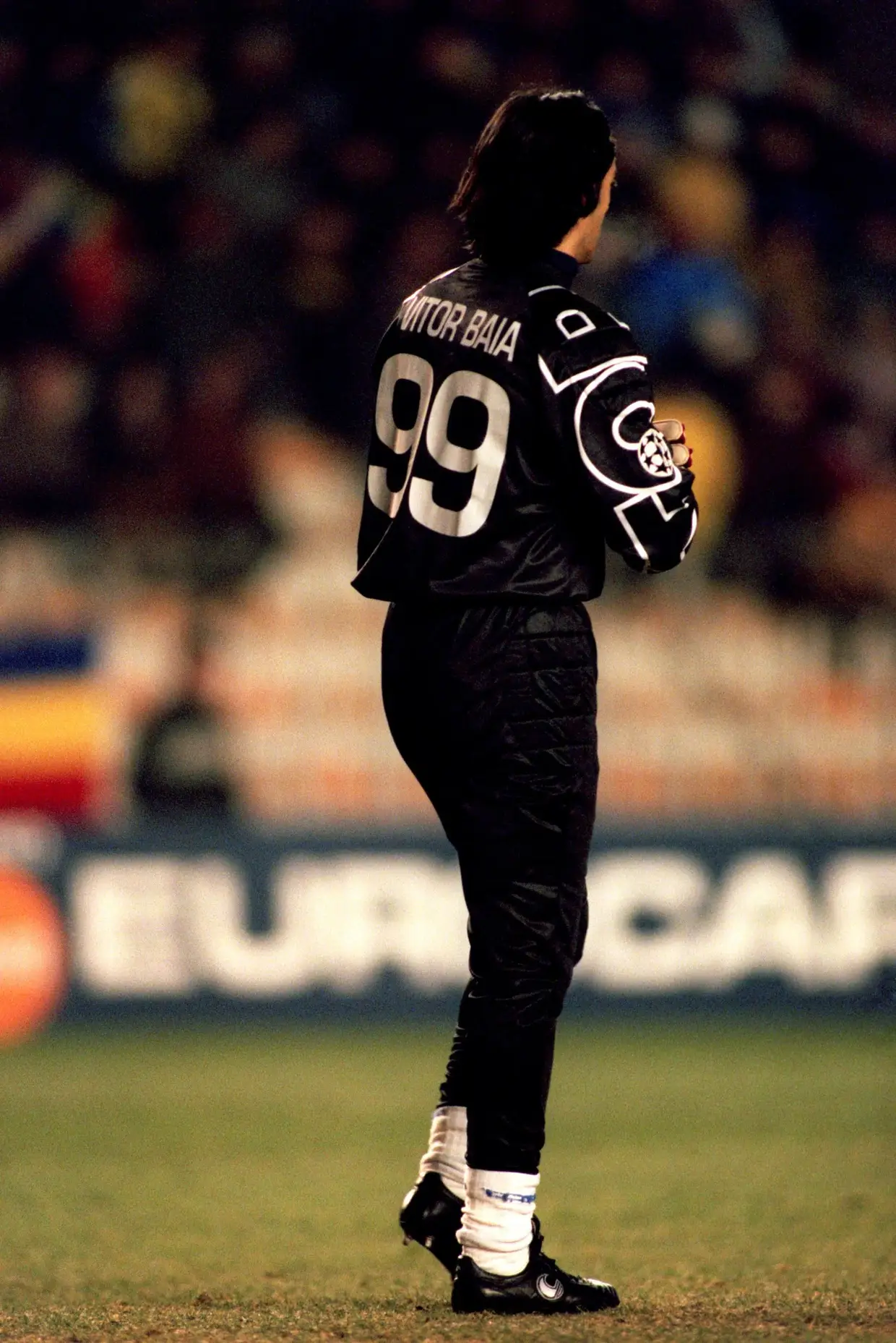 O guarda-redes passou a ser o número 99 do FC Porto