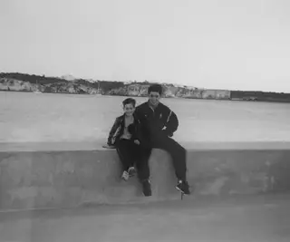 Edgar com o irmão, 10 anos mais novo